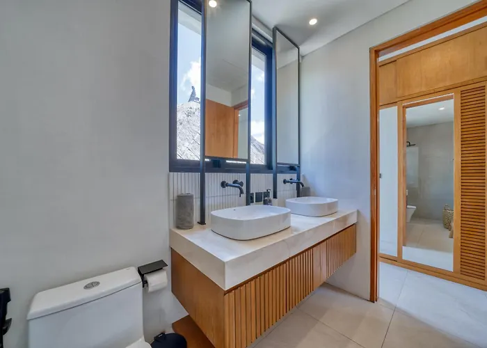 Malvarrosa Stylish 1br Private Pool Bingin Villa